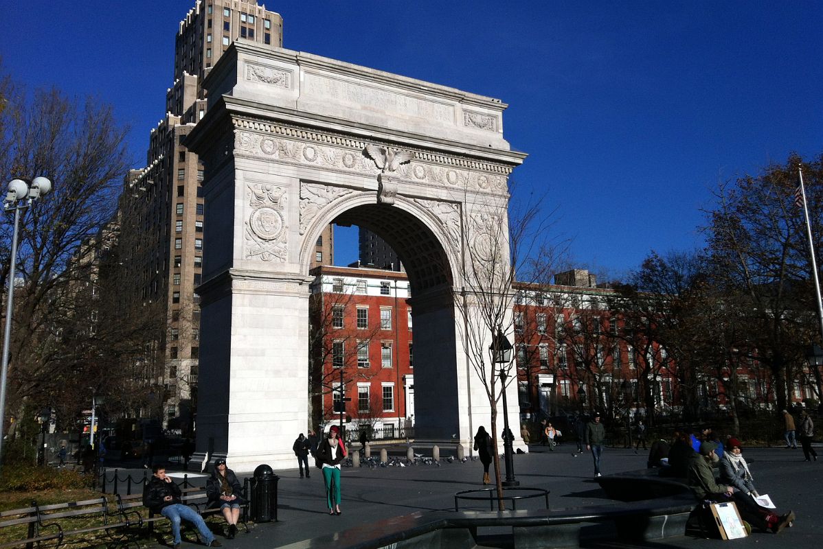 10 New York Washington Square Park Washington Arch With One Fifth Ave In Autumn